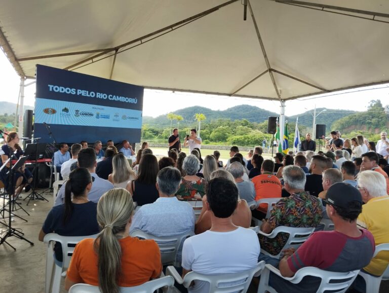 Balneário e Camboriú mobilizam voluntários para limpeza do Rio Camboriú