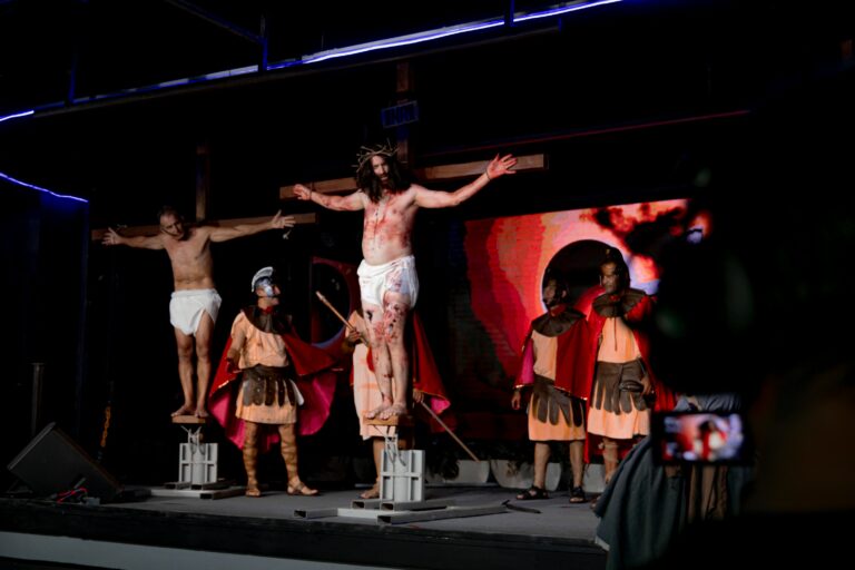 Tradicional evento Cristo Vive acontece nesta sexta