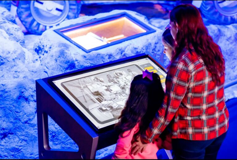 Mães têm entrada gratuita no Space Adventure durante o mês de maio