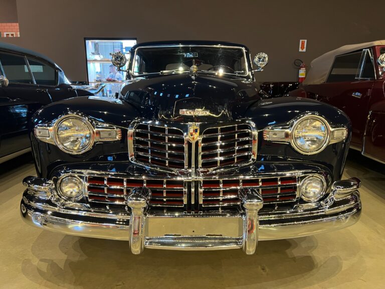 Clássicos de luxo “queridinhos” de Hollywood chegam ao Museu do Automóvel de Pomerode (SC)