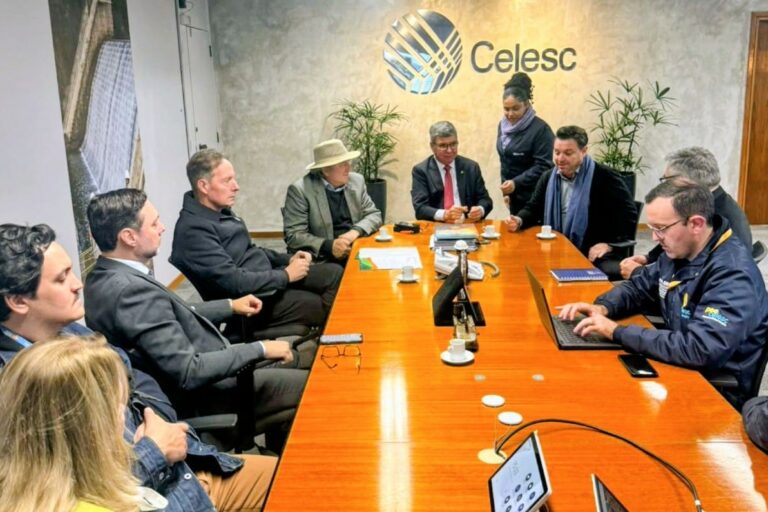 Prefeitura garante avanço histórico na infraestrutura energética de Camboriú