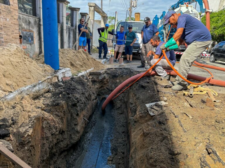 Rua Chapecó, no Bairro dos Municípios, recebe obra de drenagem