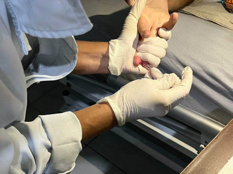 Secretaria de Saúde leva exames laboratoriais às casas de pacientes acamados em BC