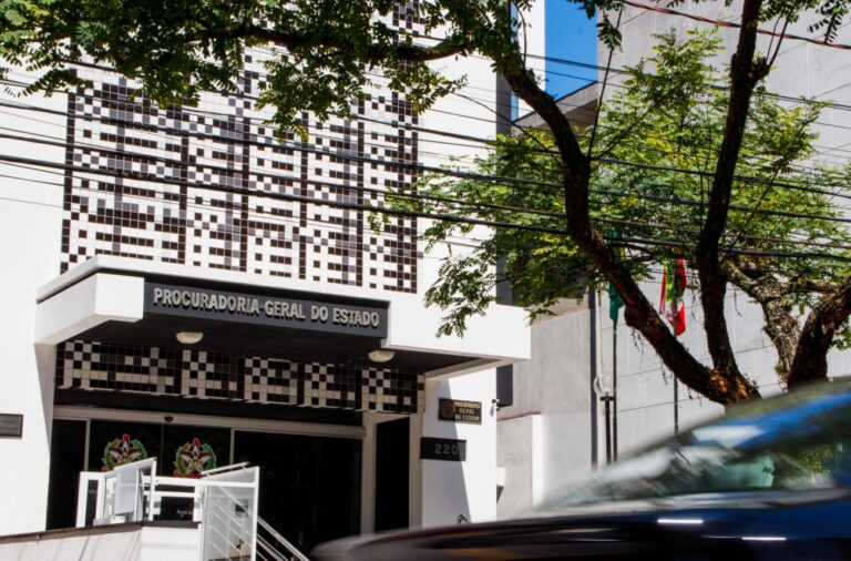 Após atuação da PGE/SC, Justiça nega manutenção de benefício fiscal a empresa que descumpriu metas de investimento e emprego