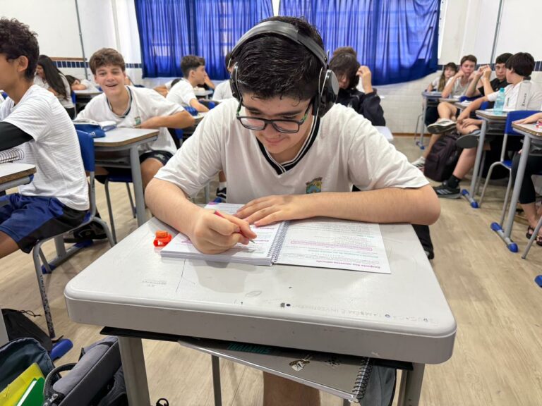Estudante da Rede Municipal de Ensino receberá medalha de ouro da OBMEP no Rio de Janeiro