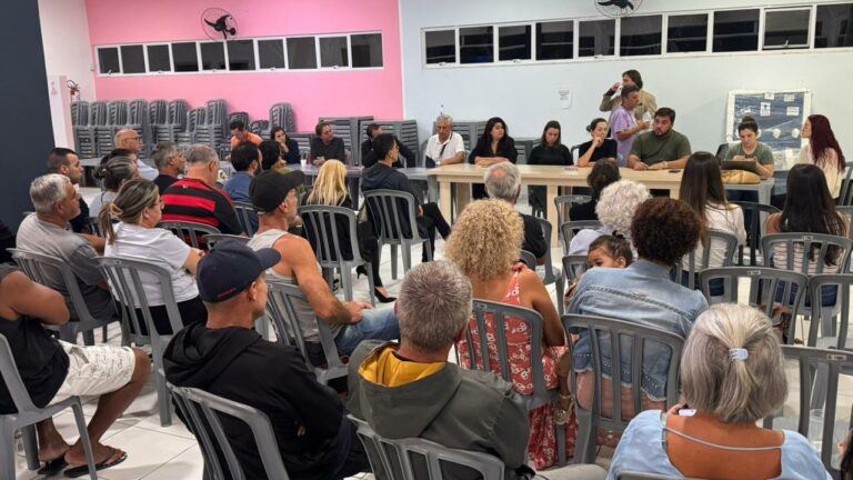 Prefeitura apresenta ações e escuta a comunidade em reunião no Estaleiro