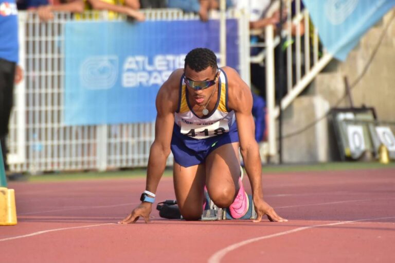 Atletas de BC participam de campeonato catarinense de provas similares ao Indoor