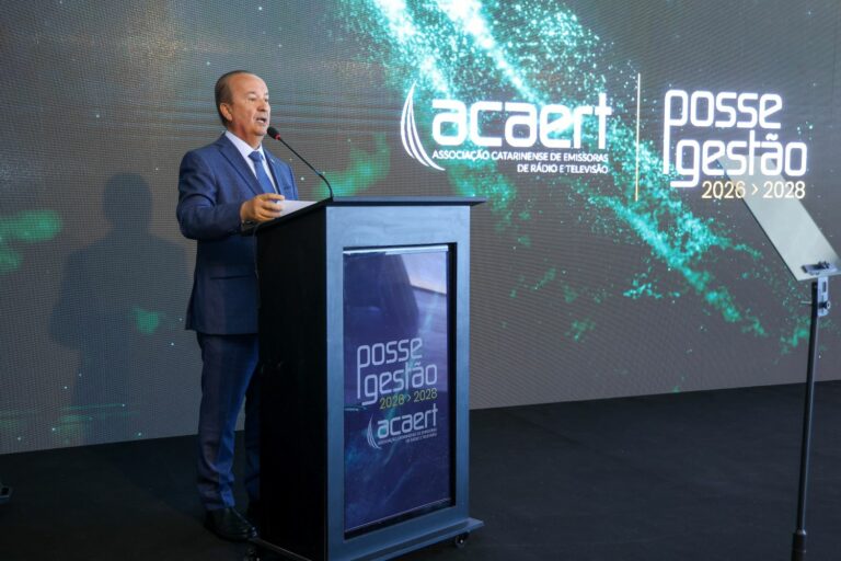 Governador Jorginho Mello participa da posse da nova diretoria da Acaert