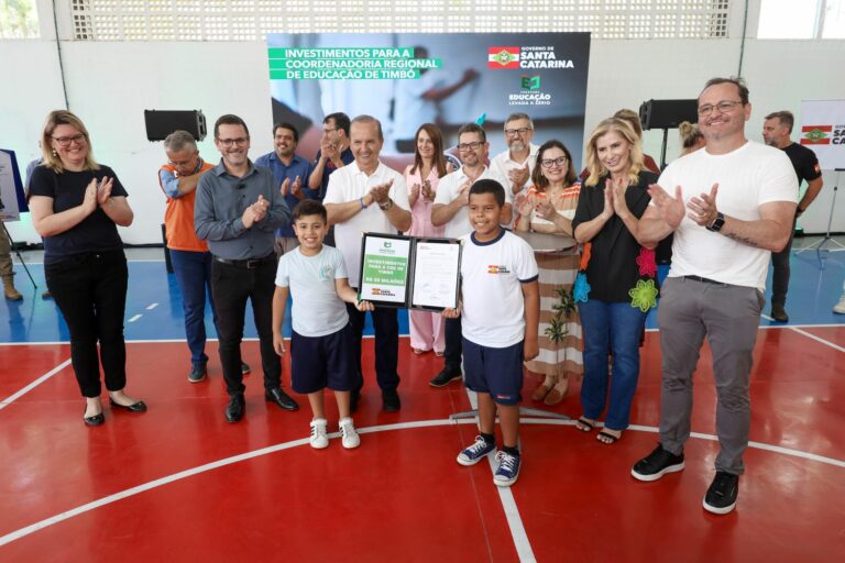 Governo de SC entrega novo ginásio e inaugura modernização da rede elétrica de escolas da região
