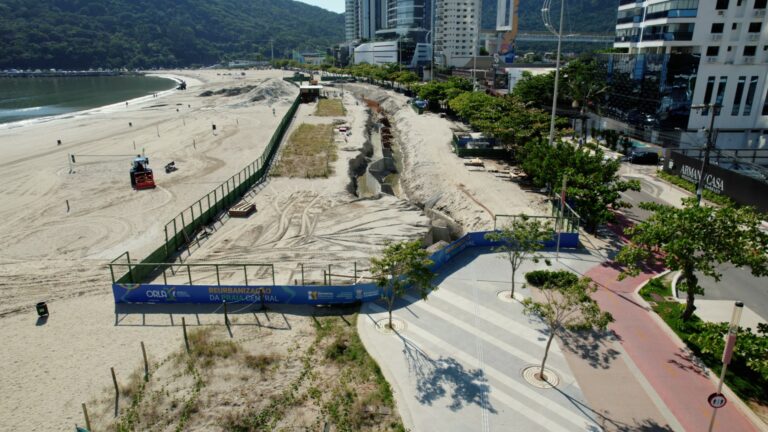 Reurbanização da orla avança com várias frentes de trabalho na Barra Sul