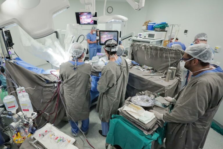 Hospital Azambuja realiza a primeira cirurgia cardíaca robótica do Vale do Itajaí