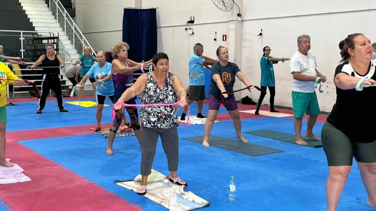 Aulas de pilates conquistam moradores em Itapema