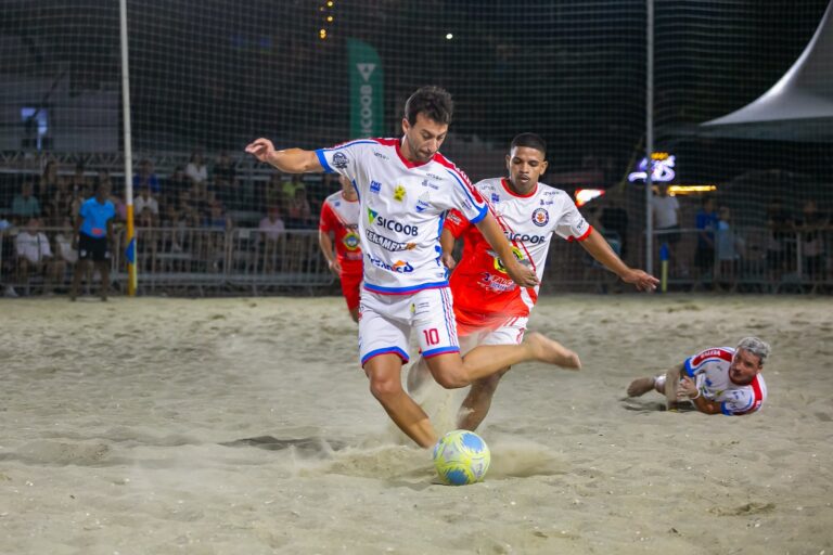 Finais do Campeonato de Futebol de Areia acontecem neste sábado (21)