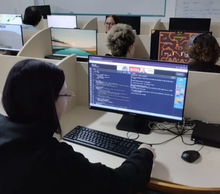 Estudante da rede estadual de SC desenvolve plataforma de IA e destaca potencial do Ensino Técnico Gratuito