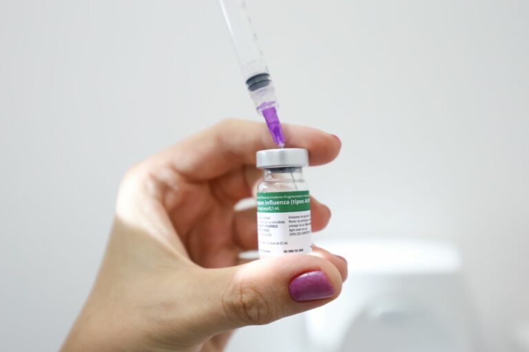 Estado distribui mais de um milhão de doses e reforça vacinação contra a influenza em SC