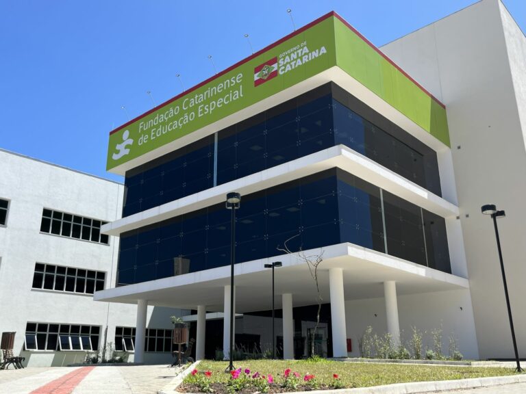 Fundação Catarinense de Educação Especial anuncia processo seletivo para atuação em São José