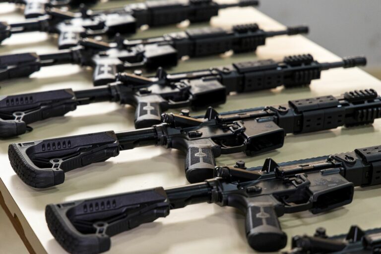 Governo do Estado adquire novos fuzis e Polícia Civil de SC é a primeira do país com equipamento de precisão de padrão internacional