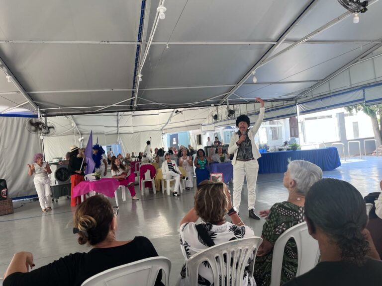 Evento Matinê 60+ reúne idosos em tarde de lazer na Secretaria da Pessoa Idosa
