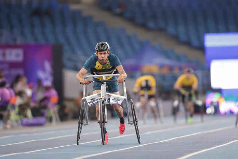 Atleta e treinador de BC representam o município em evento na Suíça