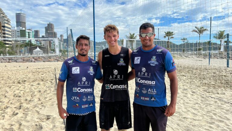 Itapema celebra título e convocação no vôlei de praia