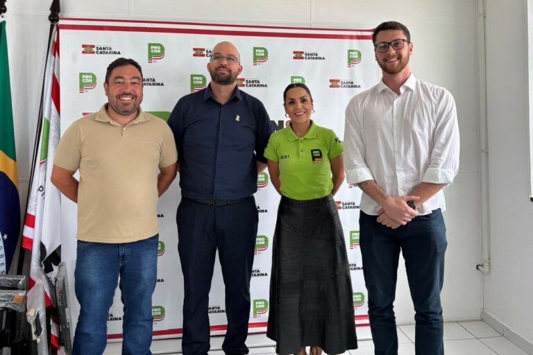 Encontro aborda adesão de Balneário Camboriú ao Programa Limpa Fio
