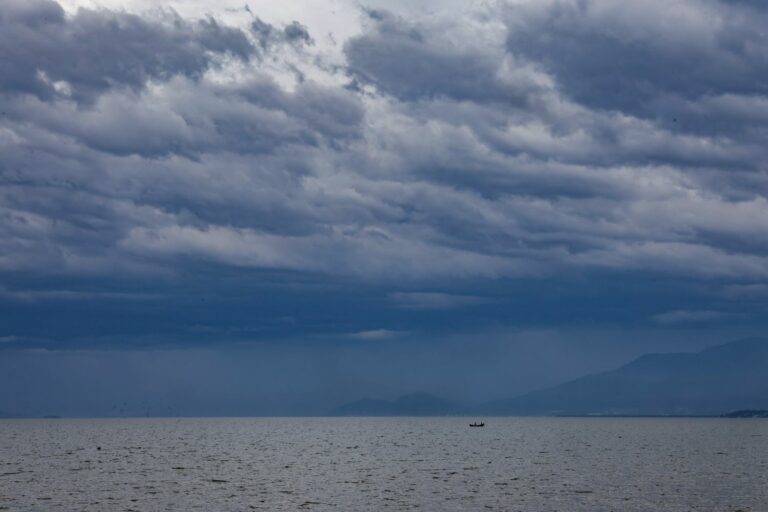 Santa Catarina tem fim de semana de chuva com passagem de duas frentes frias