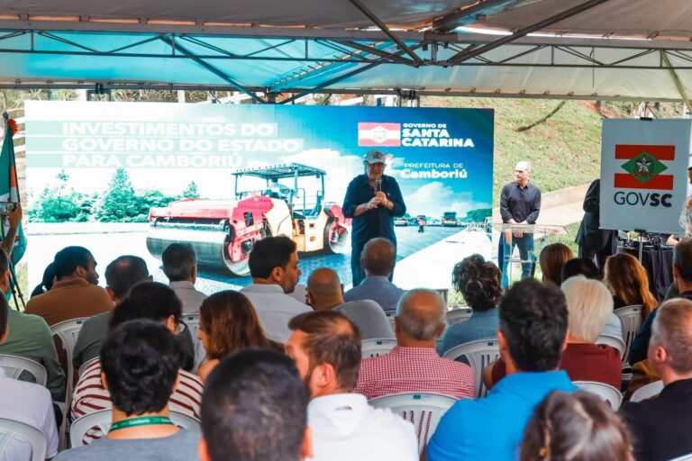 Camboriú realiza assinatura de licitação para obra histórica no Morro do Encano