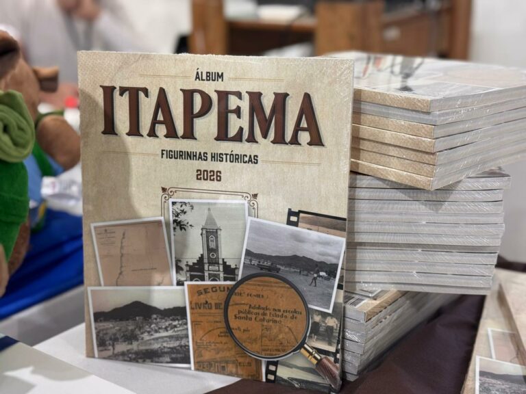 Município lança álbum educativo sobre a história local
