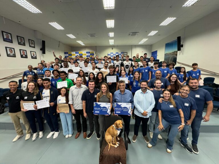 Prefeitura entrega certificados do Bolsa Atleta a mais de 200 atletas
