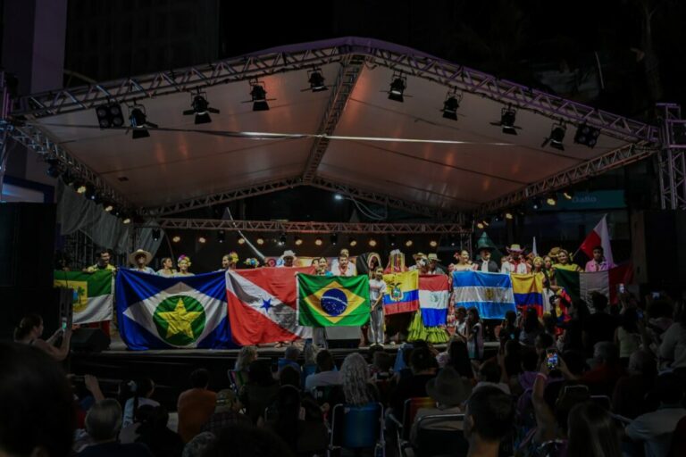 9º Encontro Internacional de Etnias leva folclore a escolas, UBS e ruas de Itapema