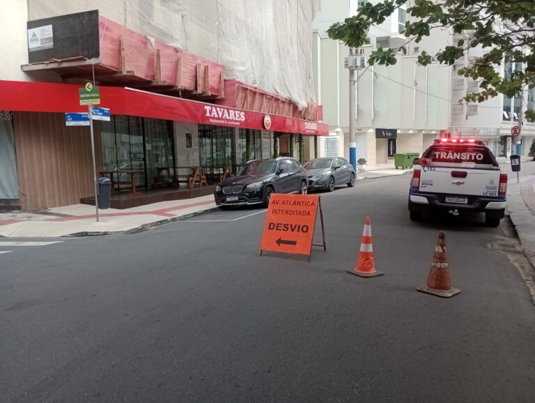 Interdição na Rua 1001 impacta trânsito durante obras