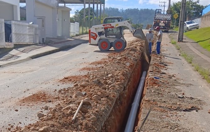 Nova adutora amplia sistema de abastecimento em Braço do Norte