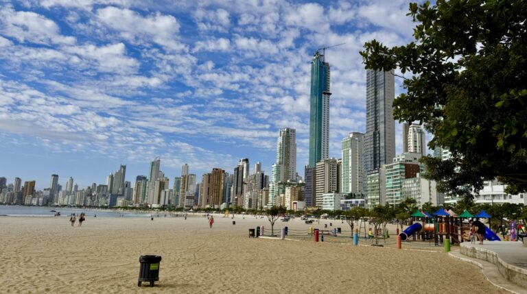 Balneário Camboriú registra alta taxa de retorno: mais de 70% dos turistas voltam ao município