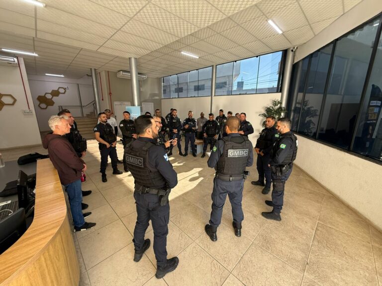 Operação Bairro +Seguro fiscaliza recicladoras e comércio de usados