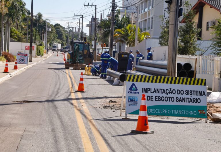 Obra da Casan altera trânsito e serviços no Bairro Ingleses neste domingo