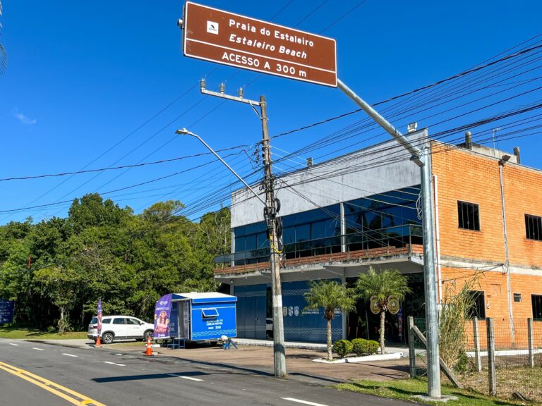 Bairro Estaleiro recebe atendimento da Secretaria de Obras Móvel