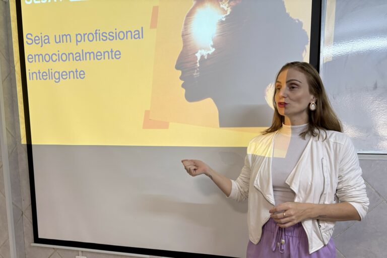 Programa Cidade Empreendedora 2026 inicia com oficina sobre inteligência emocional