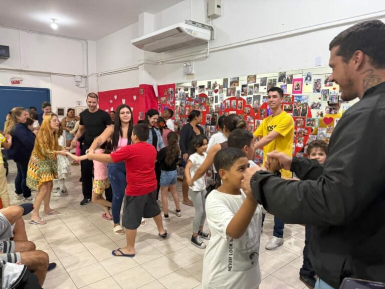 Dia da Família é celebrado com apresentações em escolas municipais de Itapema