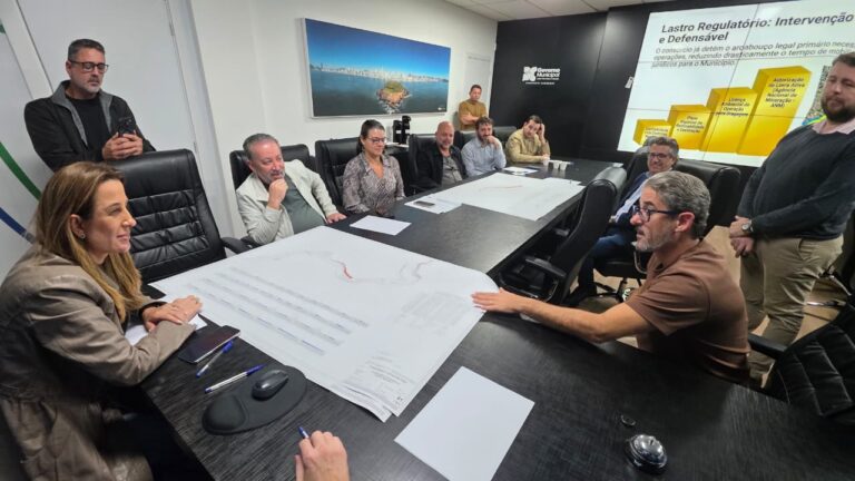 Levantamento sobre o Rio Camboriú é apresentado a autoridades e comunidade