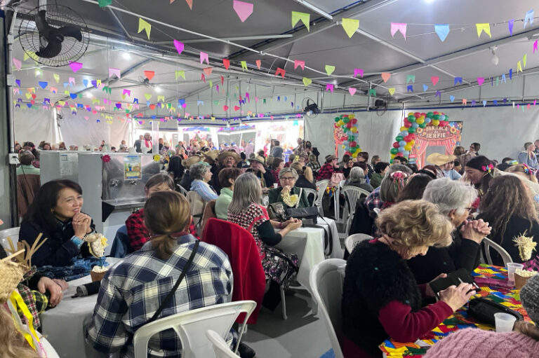 Balneário Camboriú promove Festa Junina da SPI com participação de idosos