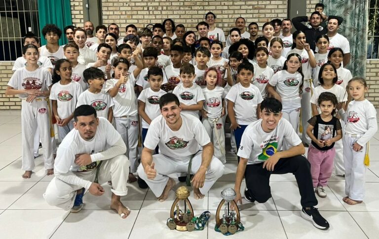 ABADÁ – Capoeira Balneário Camboriú conquista troféus e medalhas no Paraná