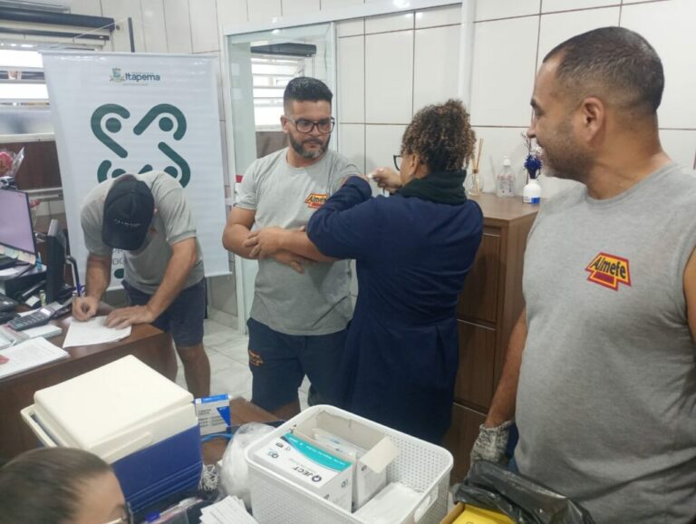 Ação de saúde aplica vacinas contra gripe e tétano em empresa de Itapema