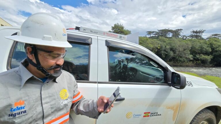 Internet via satélite amplia comunicação das equipes de emergência da Celesc