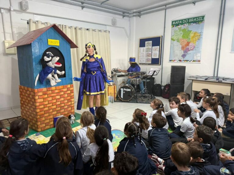 Alunos da Rede Municipal de Itapema recebem projeto que une literatura e teatro