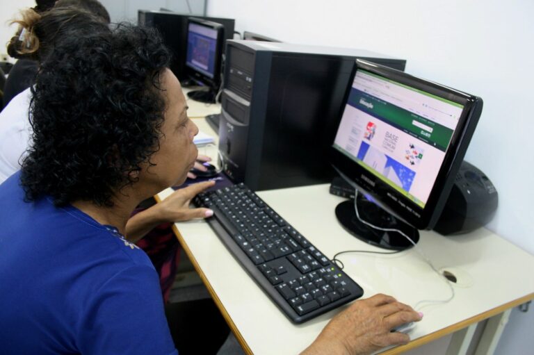 Estado abre matrículas para a Educação de Jovens e Adultos em Santa Catarina