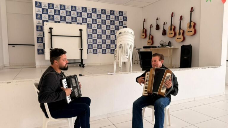 Itapema abre inscrições para aulas gratuitas de acordeon voltadas a idosos