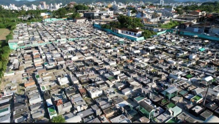 Camboriú alerta moradores sobre prazo para recadastramento de túmulos e jazigos