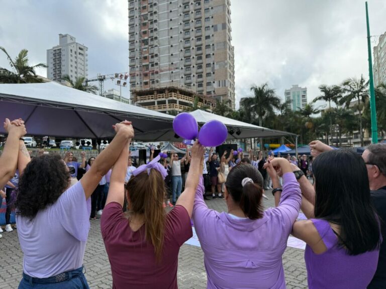 Caminhada marca encerramento das ações do Agosto Lilás