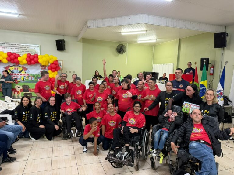 CBMSC promove formação inclusiva do Bombeiro Mirim para estudantes da Apae